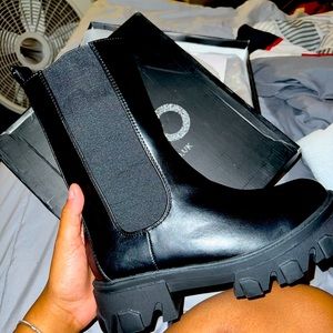 Chunky platform boot